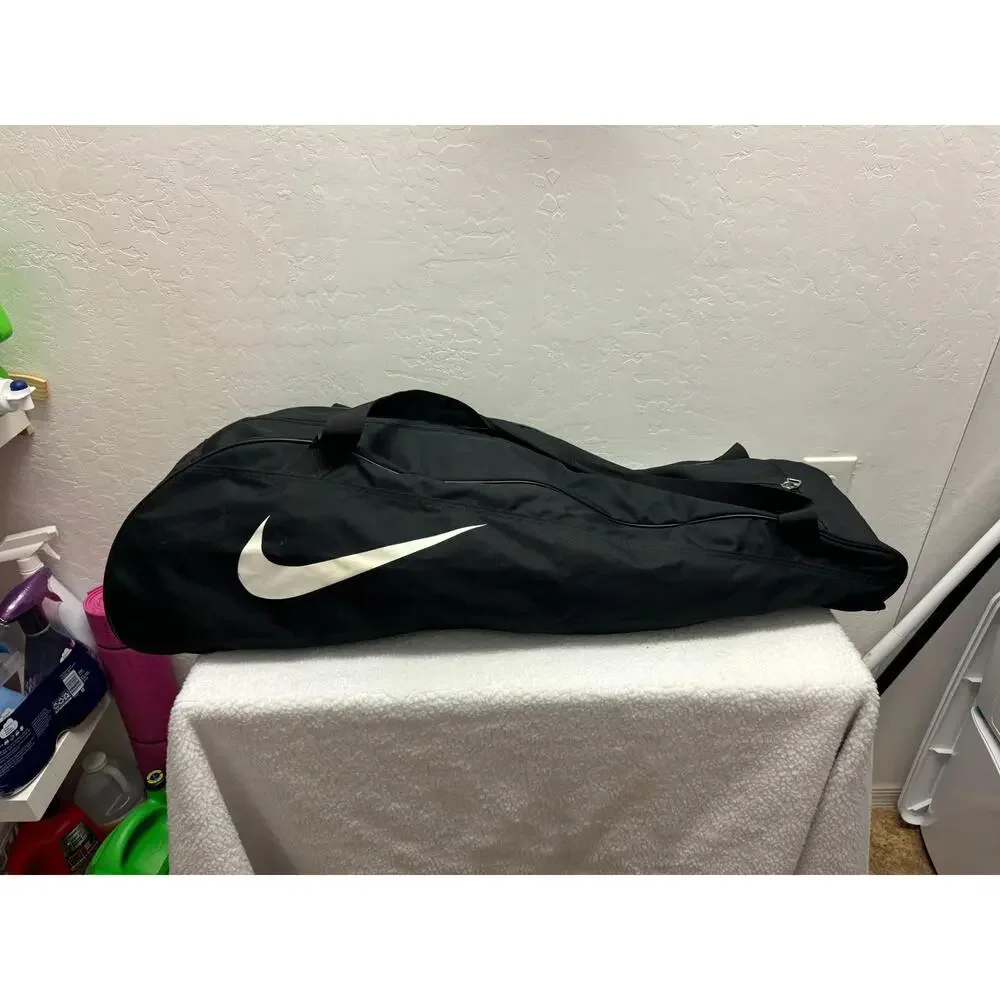 Nike Black Training Duffel‎ Bag With Shoulder Strap Zippered Compartments
